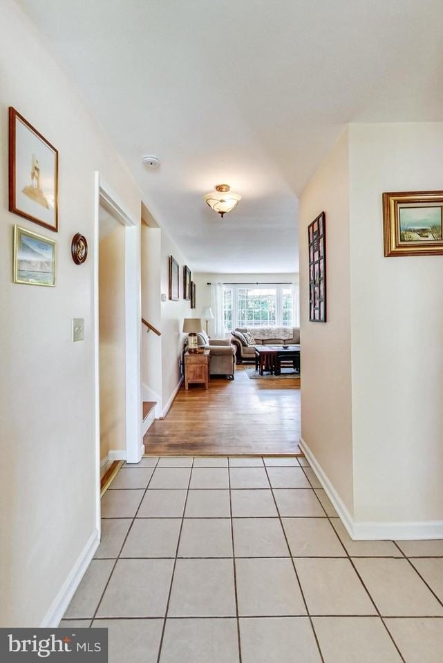 806 Hope Ct - Photo 5 of 45