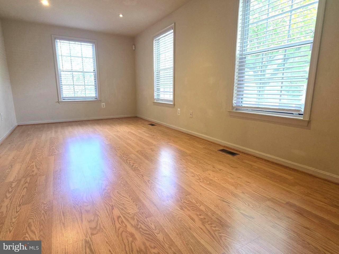 14601 Devereaux Ter - Photo 4 of 27