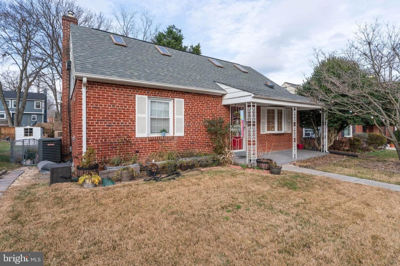 1609 Brisbane St - Photo 2 of 24