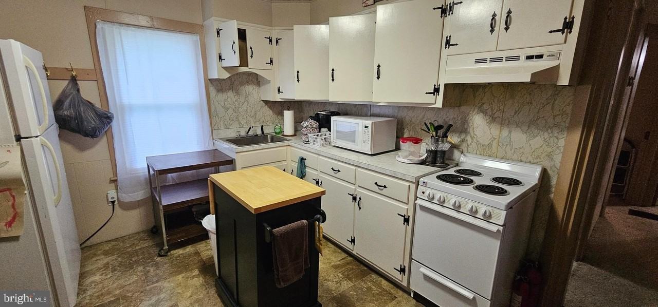 1024 N Pearl St - Photo 6 of 13