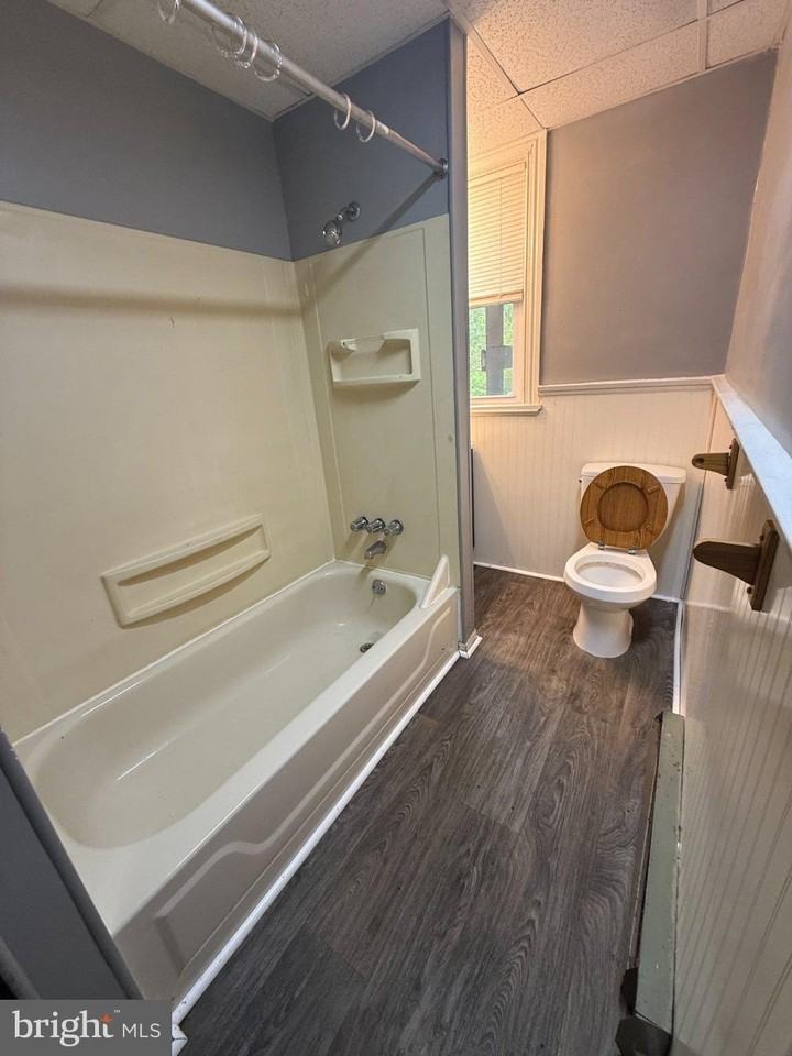 290 Kings Hwy #D - Photo 3 of 3