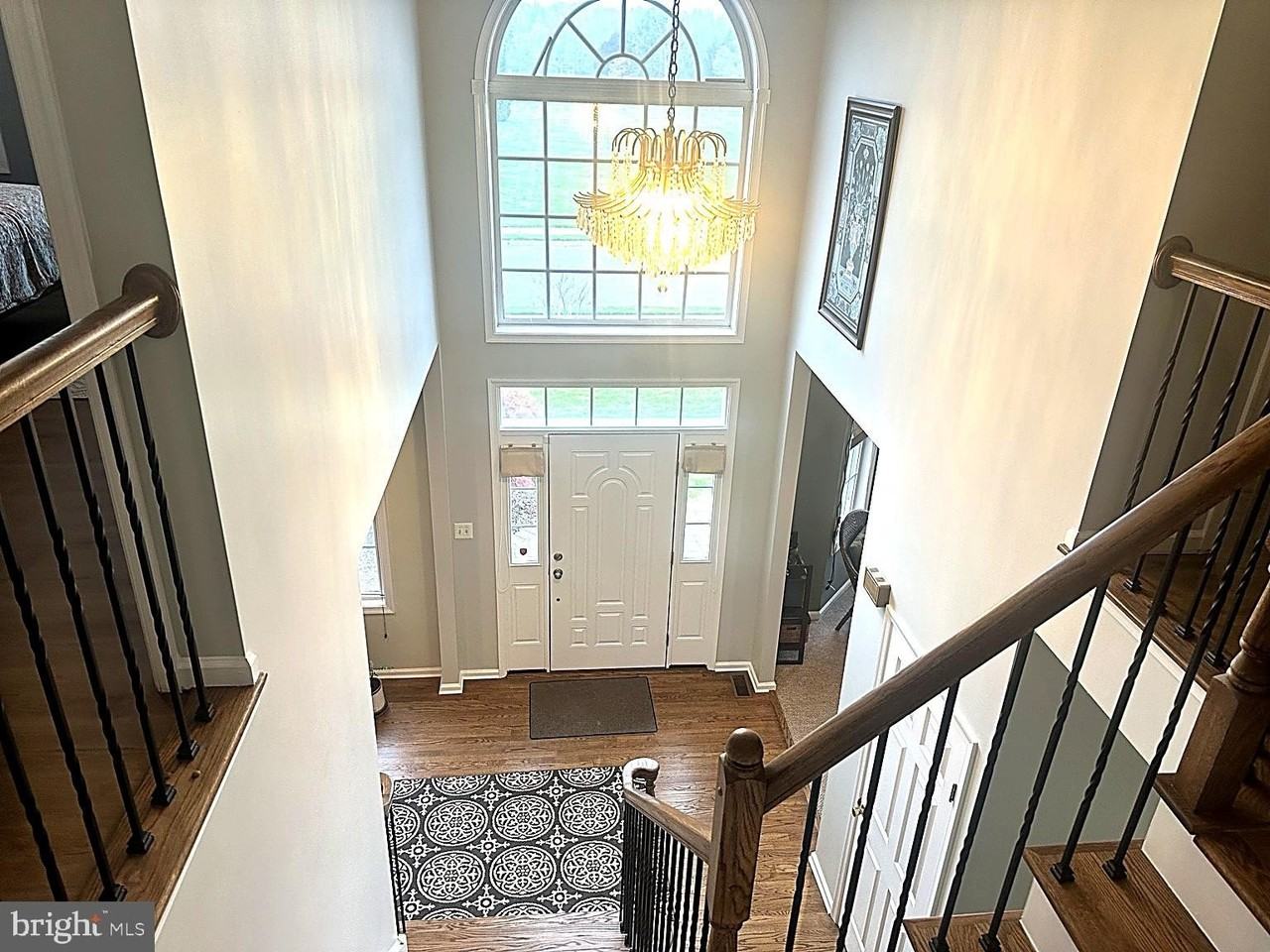 16 Poplar Dr - Photo 4 of 46