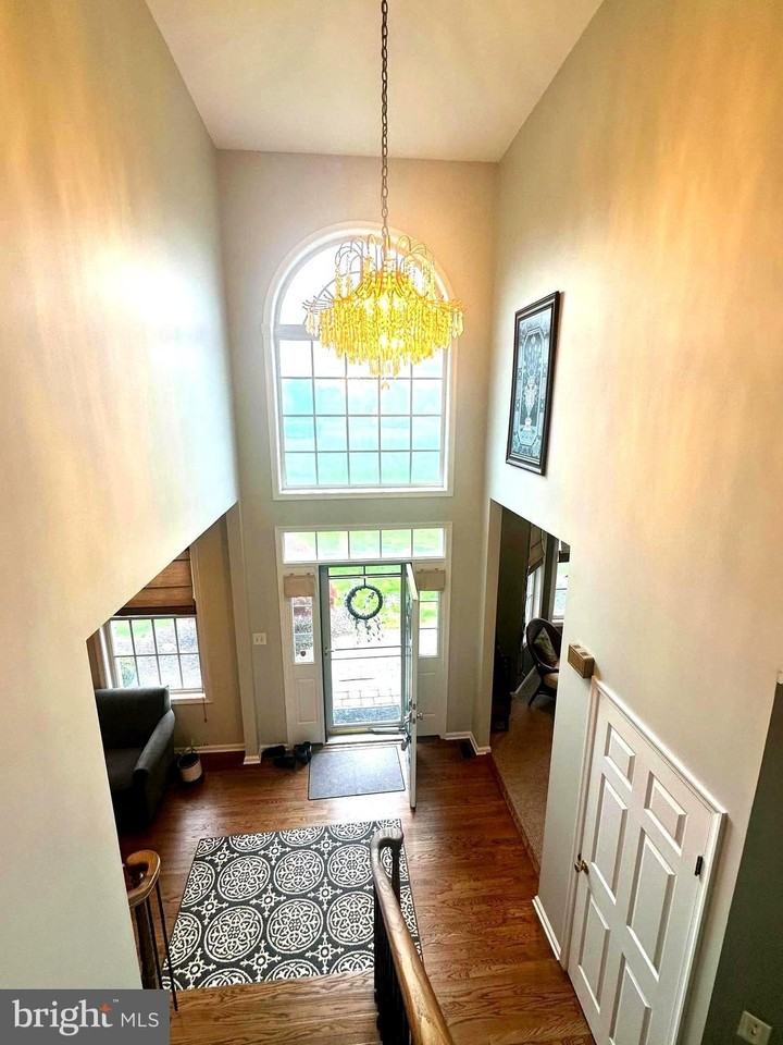 16 Poplar Dr - Photo 7 of 46