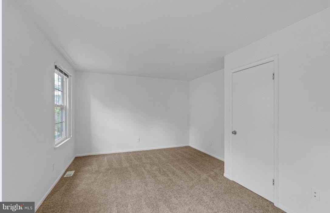 645 Palmer Ln - Photo 7 of 9