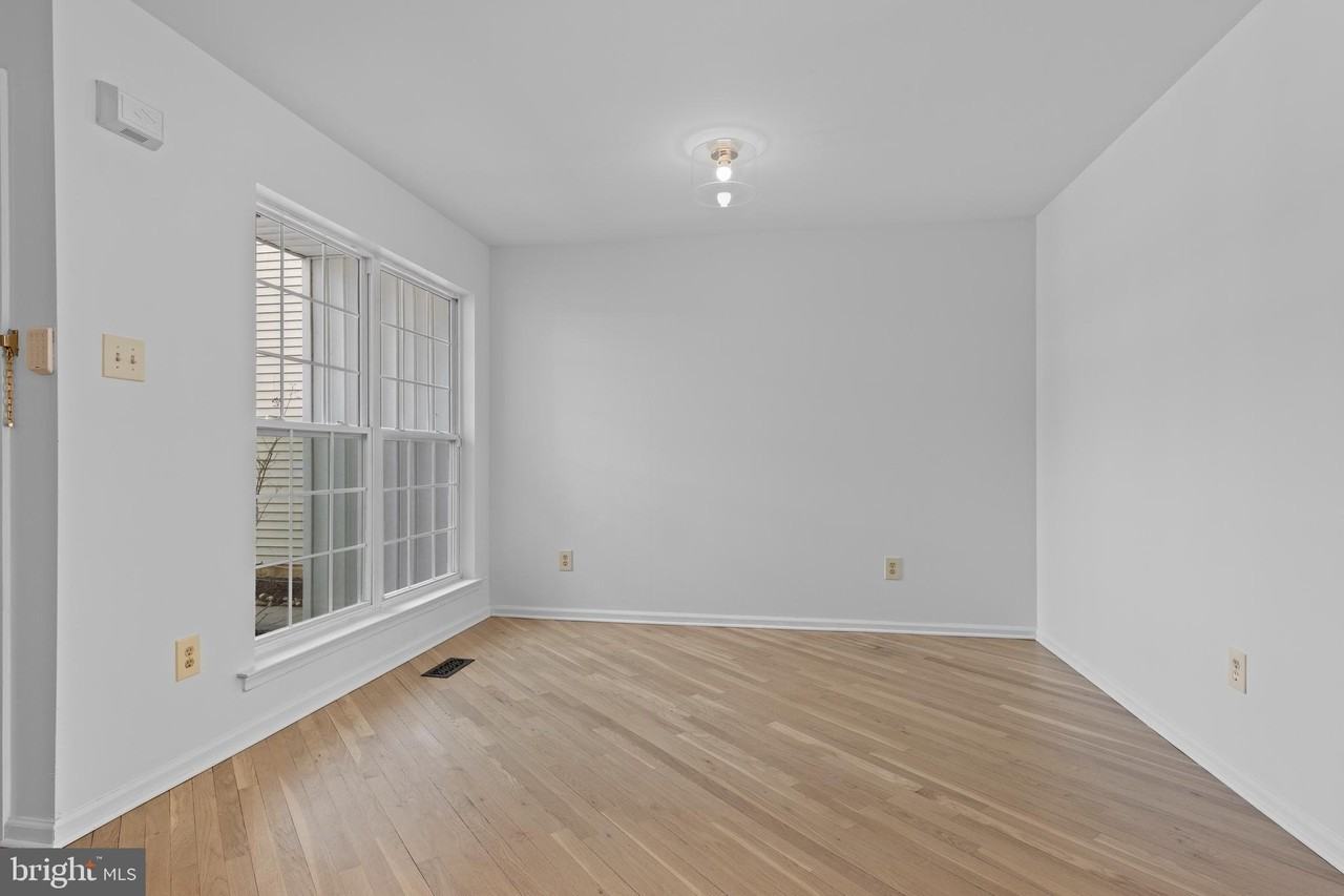 112 Stewarts Ct #406 - Photo 4 of 40