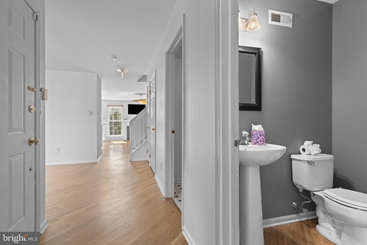 112 Stewarts Ct #406 - Photo 7 of 40