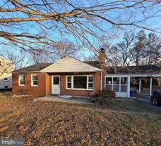 926 Green Ln - Photo 1 of 1