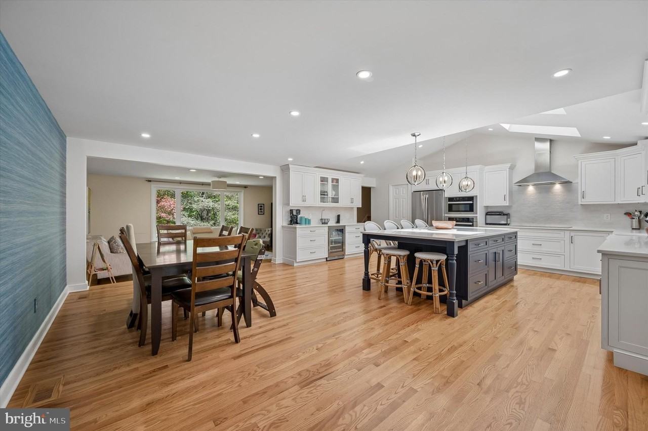 774 Robinhood Rd - Photo 6 of 28