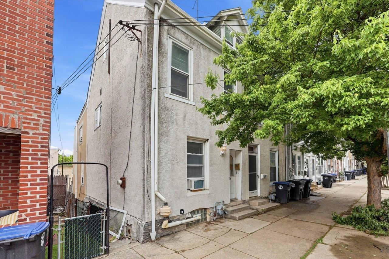104 Maple St