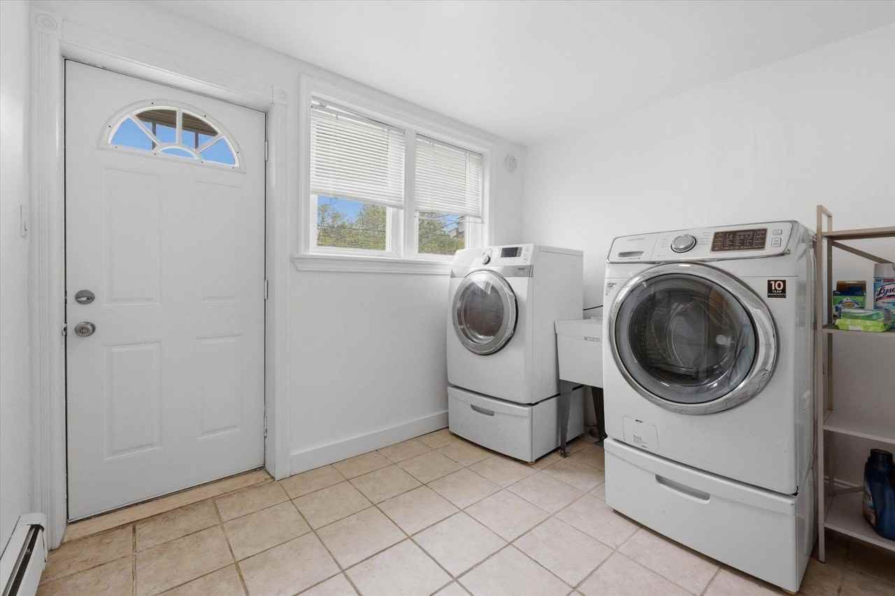 104 Maple St - Photo 6 of 15