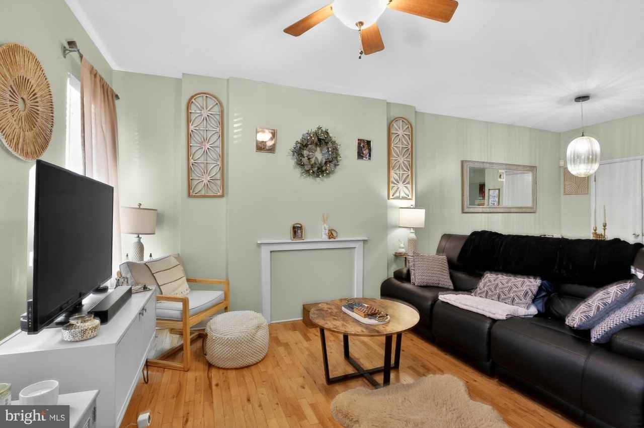 2127 Kater St - Photo 2 of 23