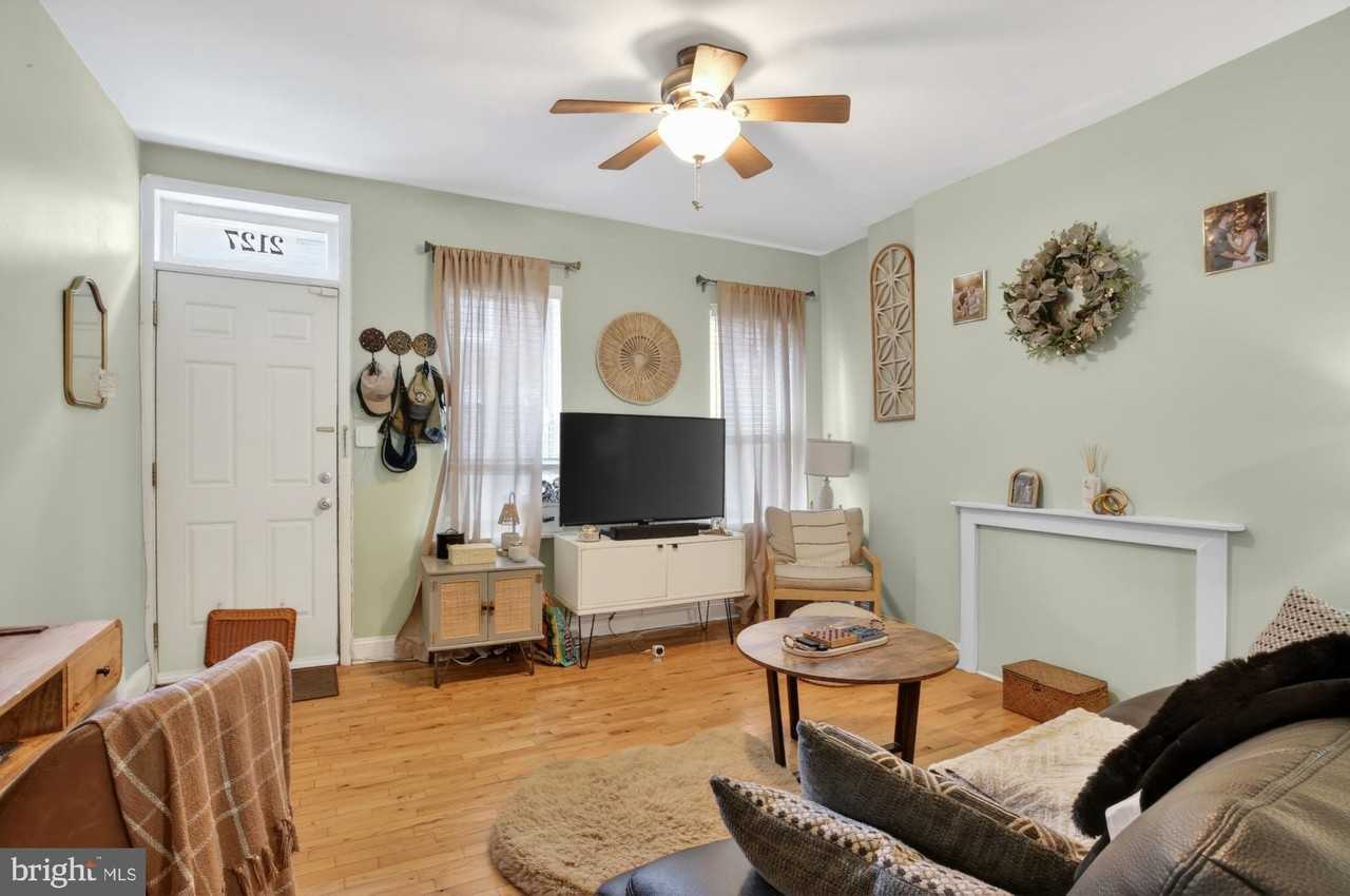 2127 Kater St - Photo 3 of 23
