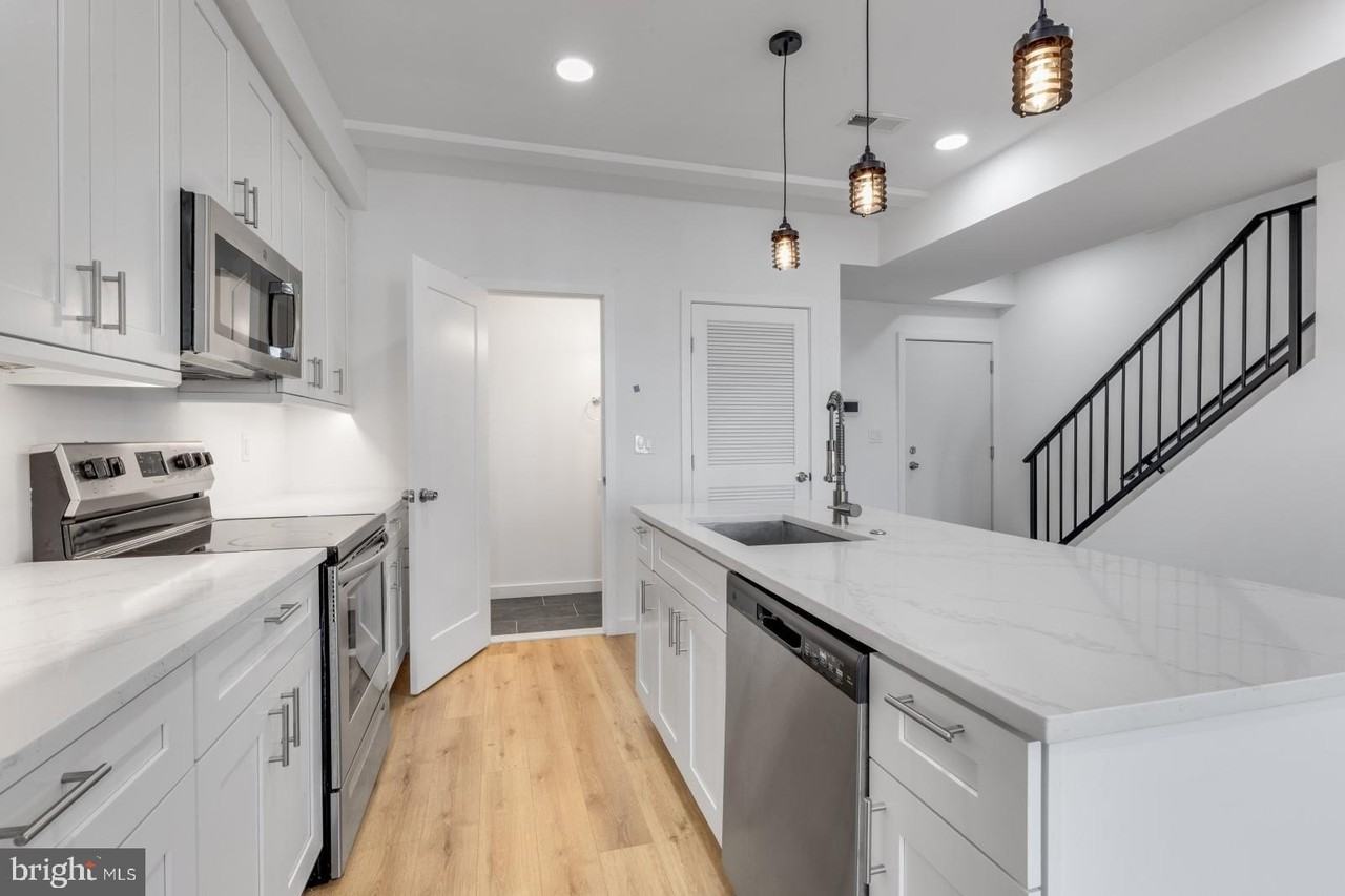 2045 Trenton Ave #401 - Photo 7 of 32