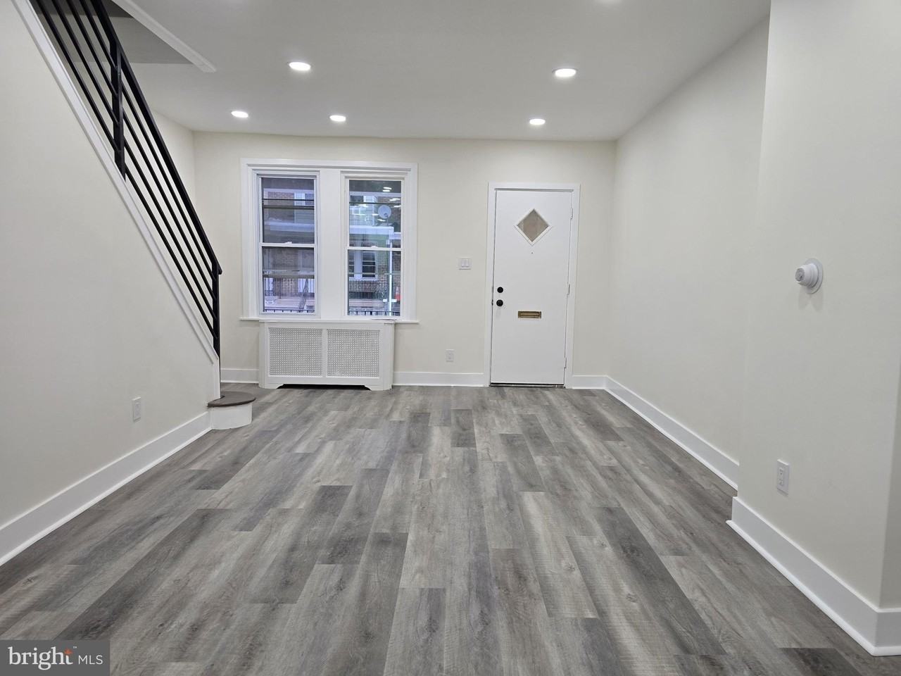 962 Carver St - Photo 6 of 25