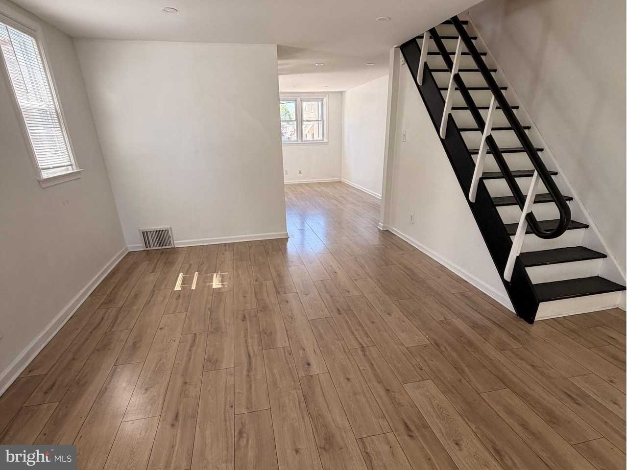 610 Longshore Ave - Photo 5 of 30
