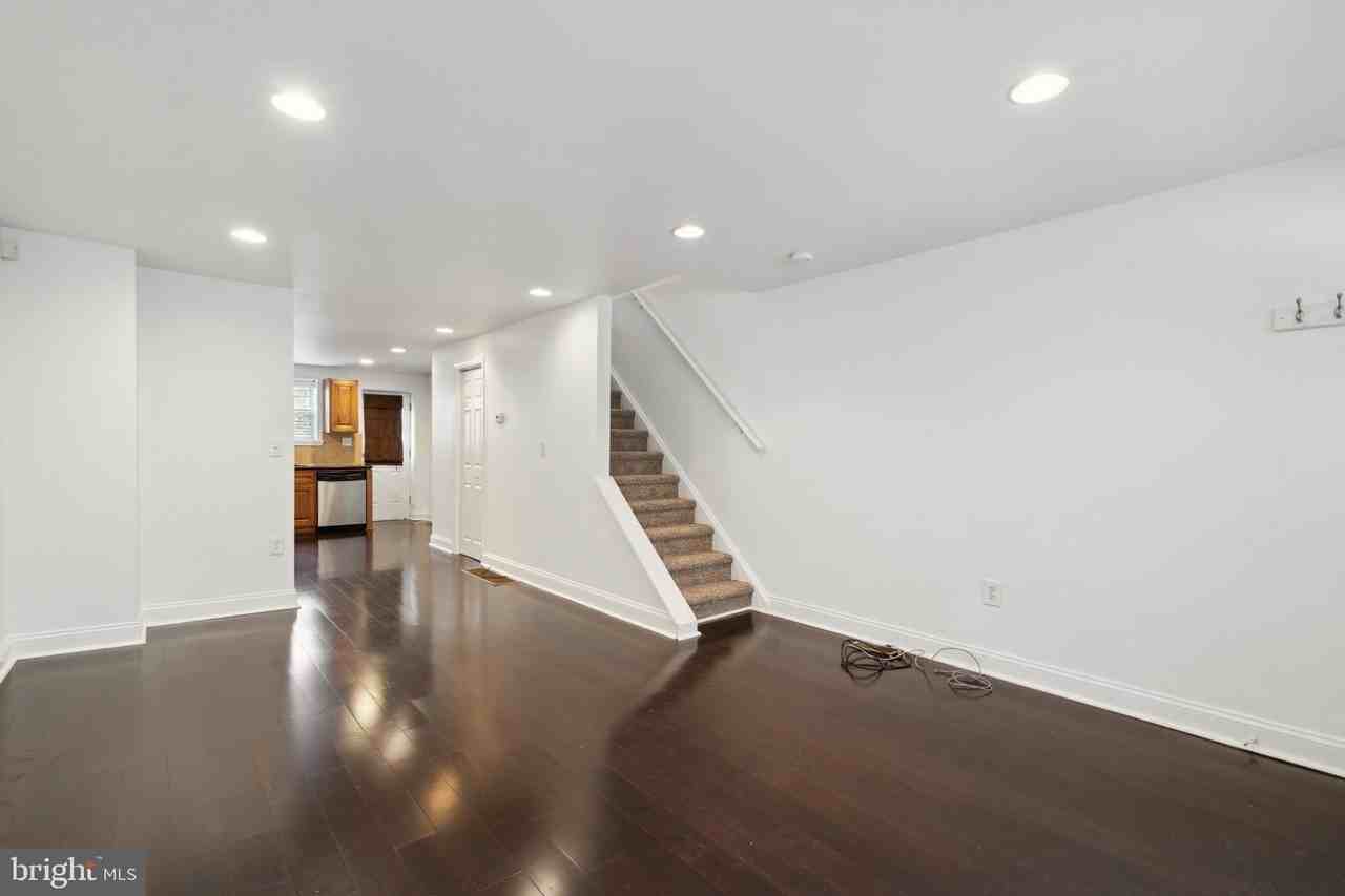 2205 League St - Photo 3 of 15