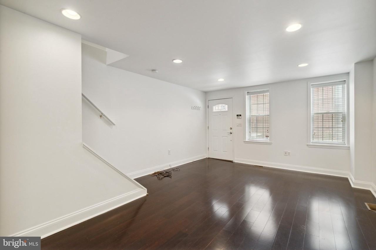 2205 League St - Photo 4 of 15