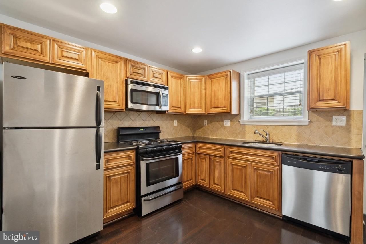 2205 League St - Photo 5 of 15