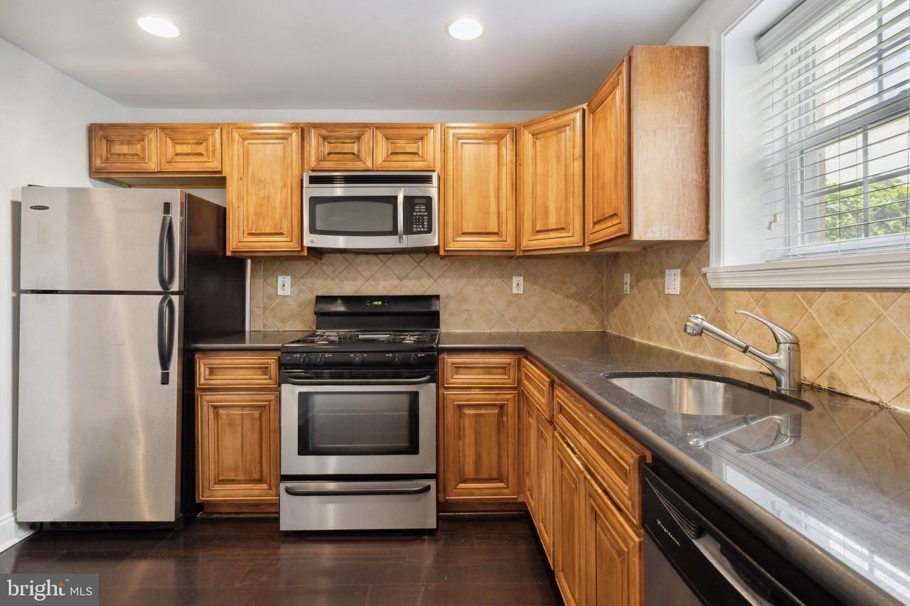 2205 League St - Photo 7 of 15