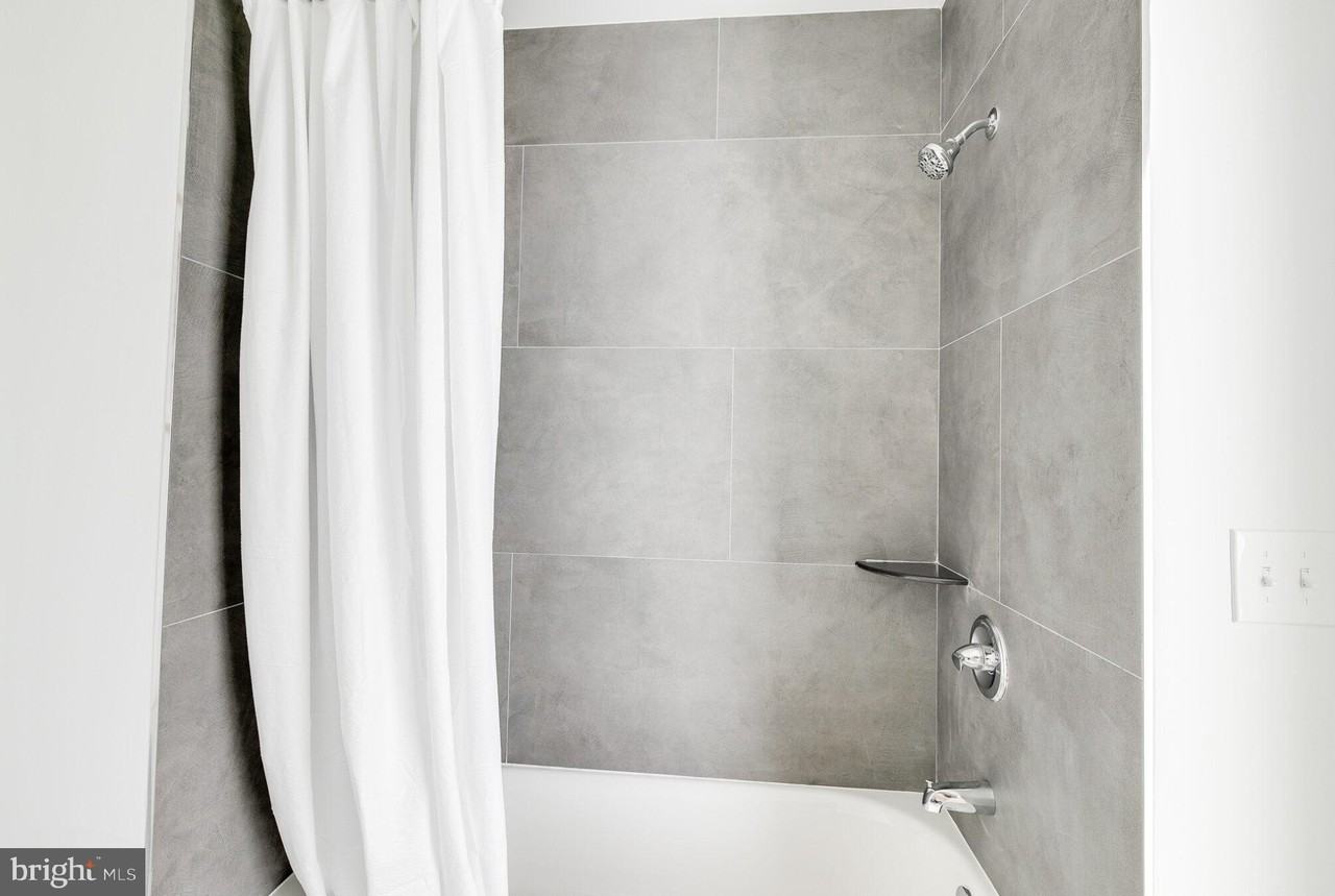 2201 Washington Ave #316 - Photo 2 of 20