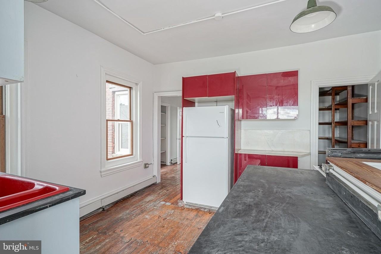 1523 N 27th St #3 - Photo 3 of 19