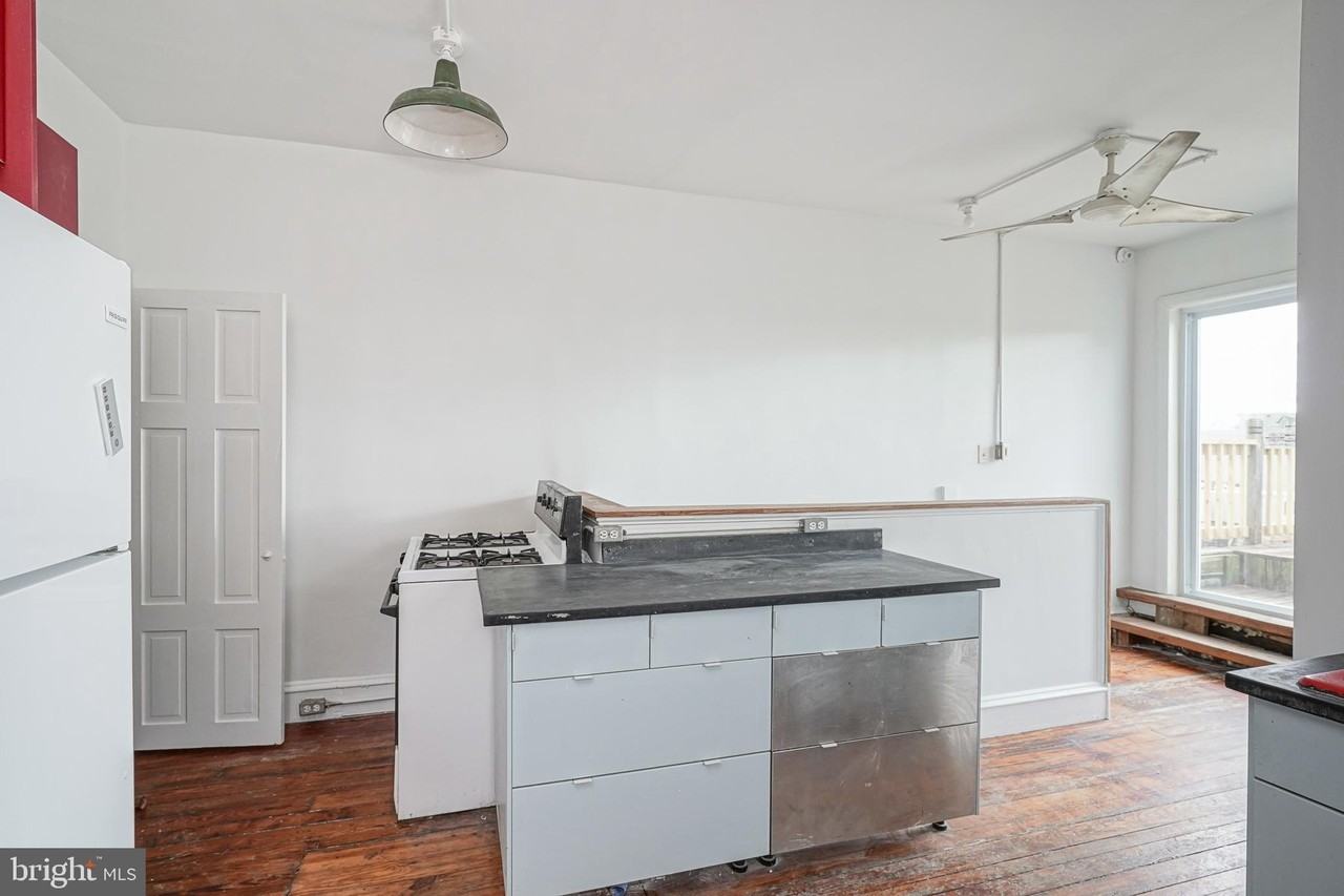 1523 N 27th St #3 - Photo 5 of 19