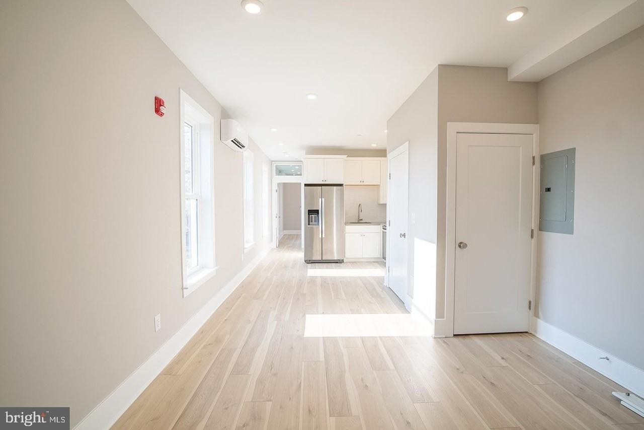 720 N Preston St #2R - Photo 2 of 12