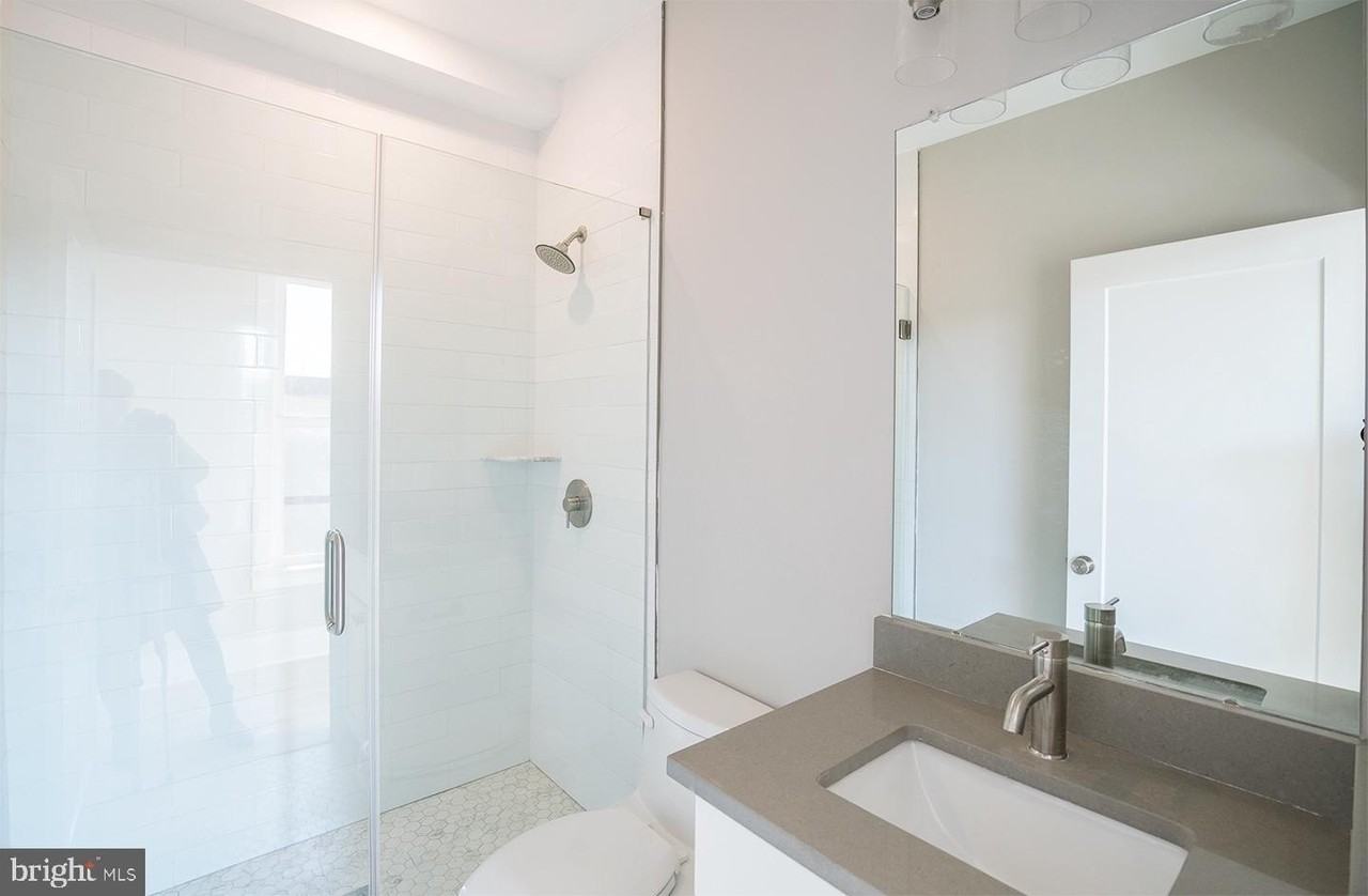 720 N Preston St #2R - Photo 6 of 12