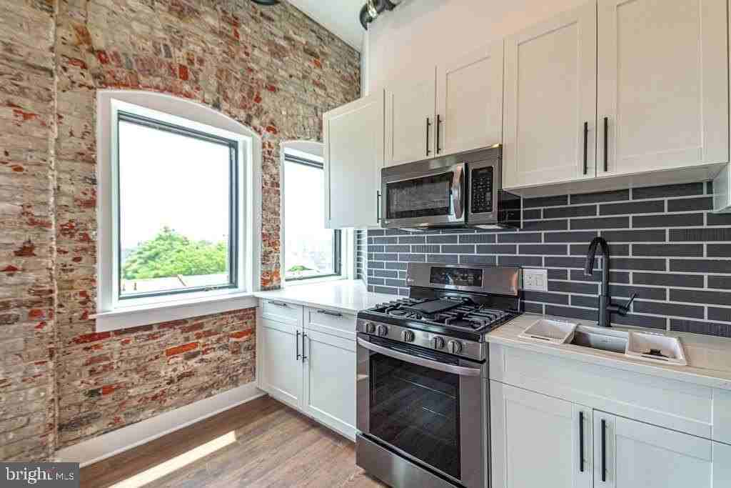 1211 Bainbridge St #4A - Photo 2 of 19