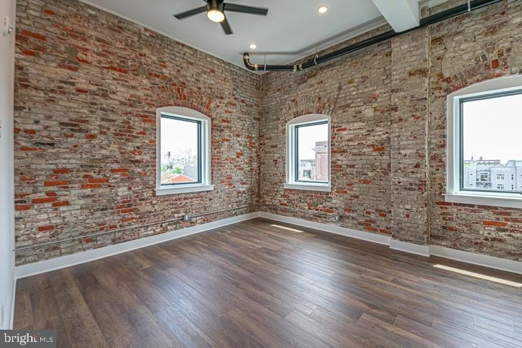 1211 Bainbridge St #4A - Photo 3 of 19