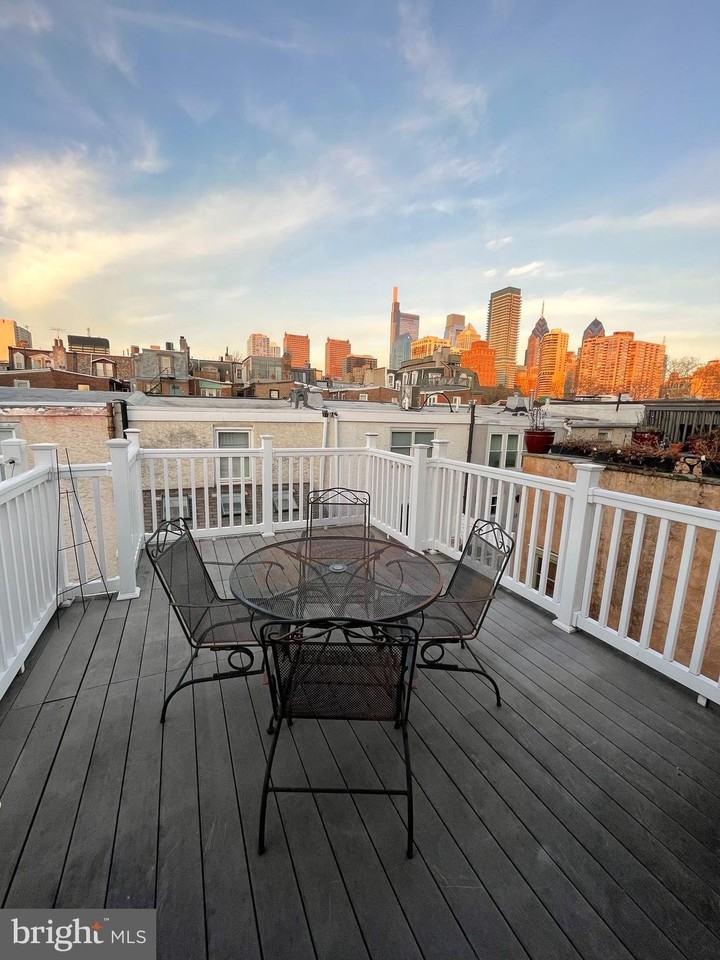 2211 Pine St #3 - Photo 3 of 11