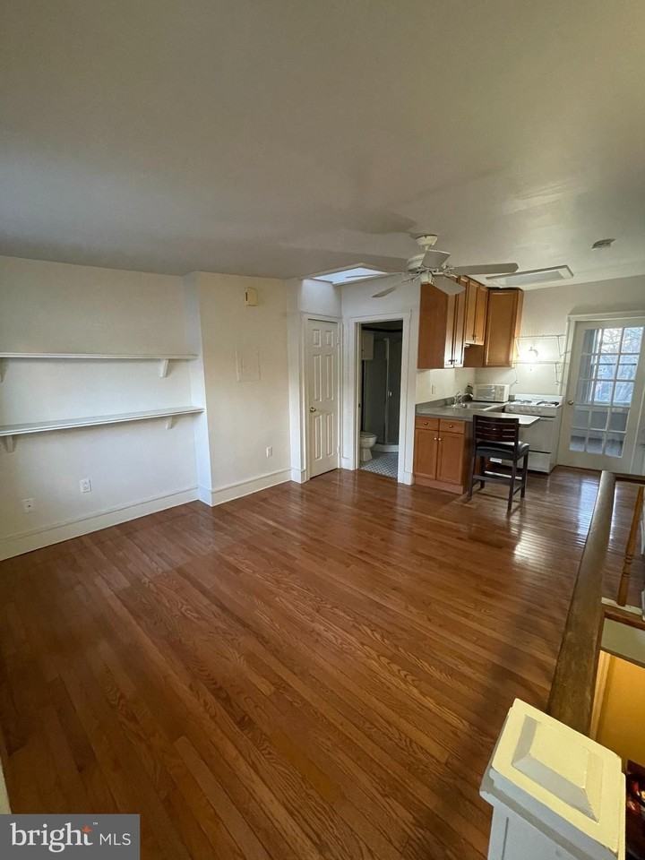 2211 Pine St #3 - Photo 5 of 11