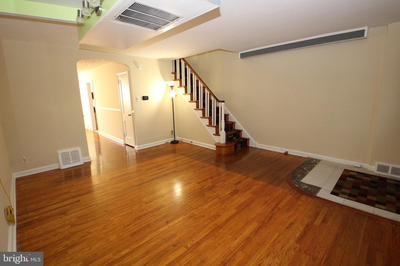 222 W Colonial St - Photo 4 of 24