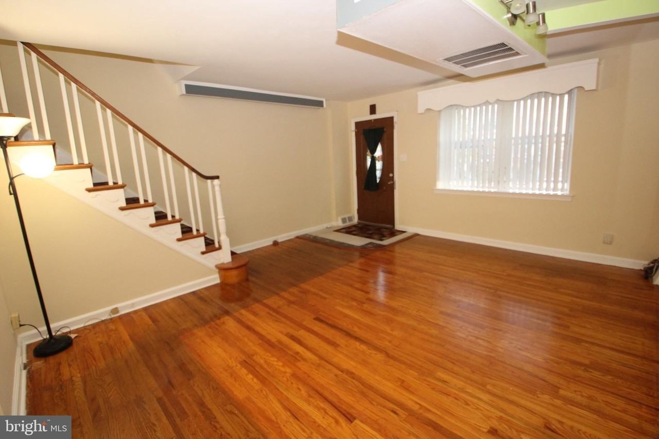 222 W Colonial St - Photo 5 of 24