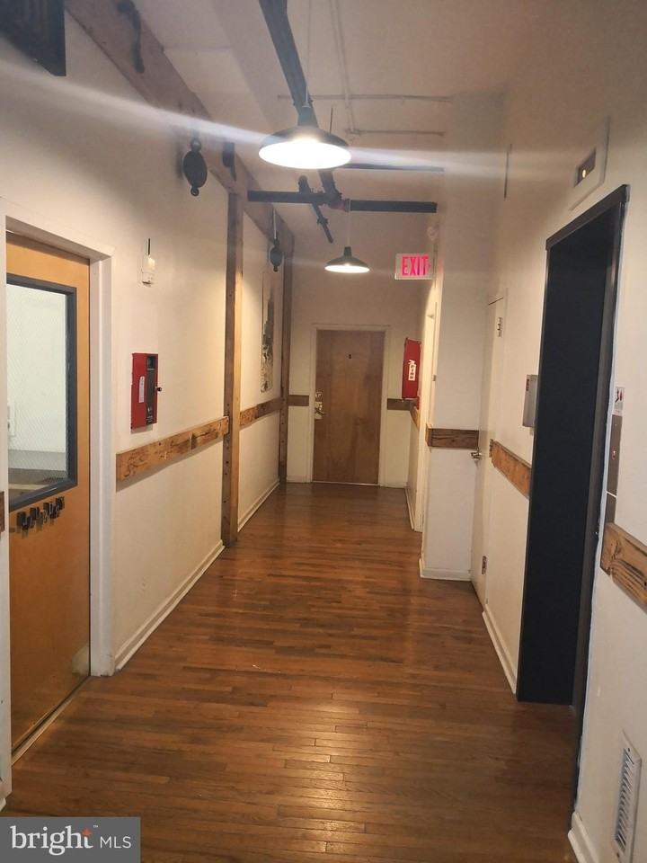 1020 Hamilton St #4 - Photo 4 of 19