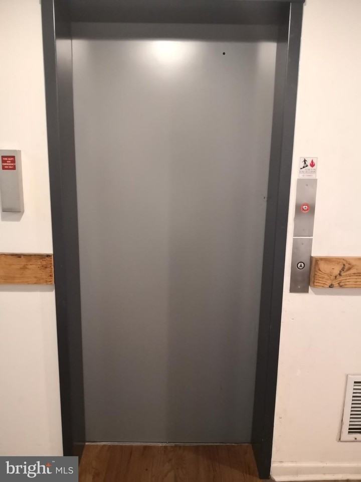 1020 Hamilton St #4 - Photo 6 of 19
