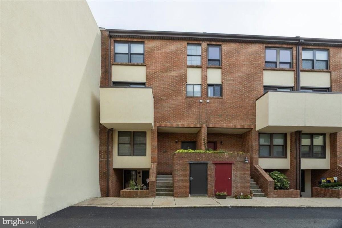 2033 Arch St #DR9U - Photo 2 of 23