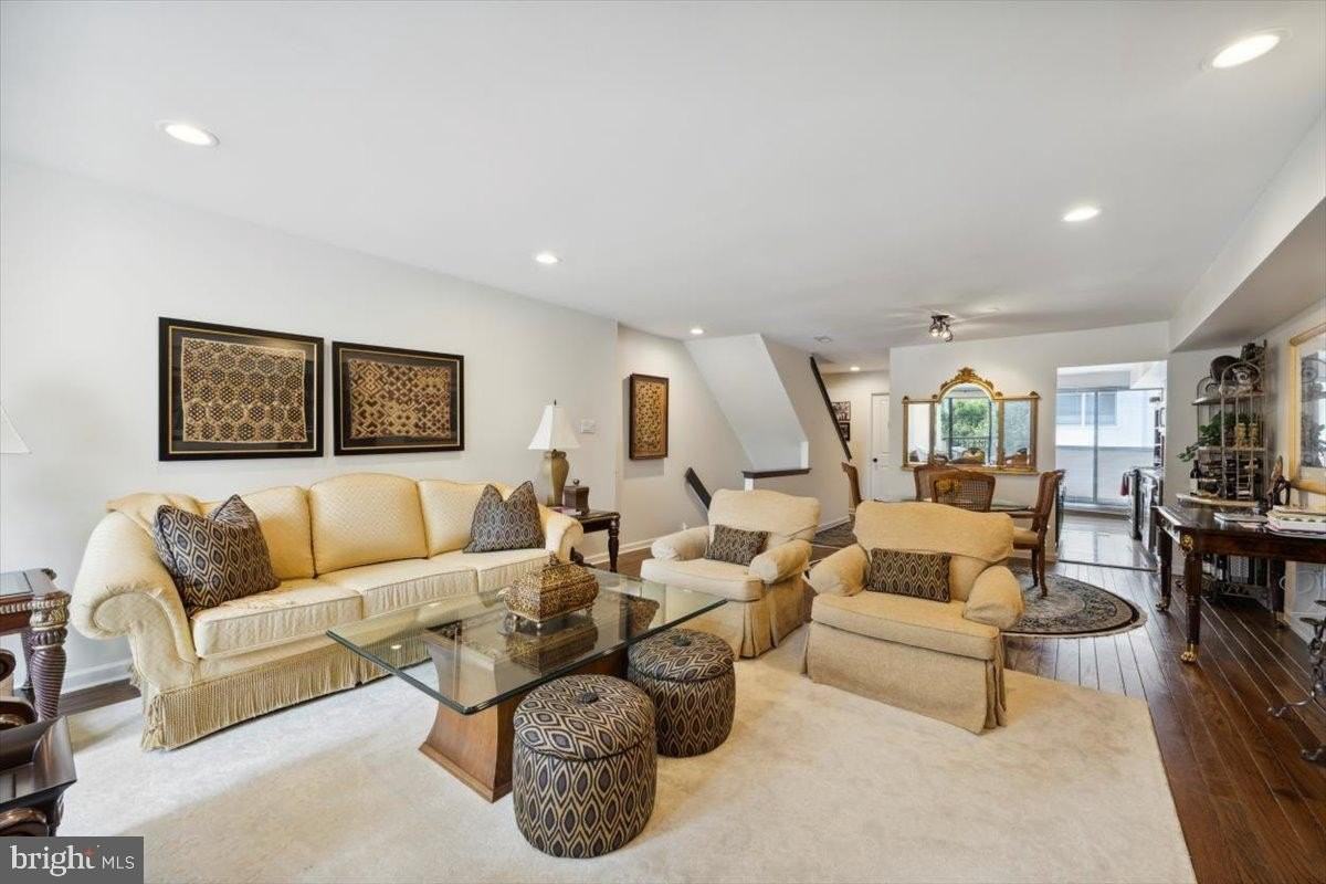 2033 Arch St #DR9U - Photo 5 of 23