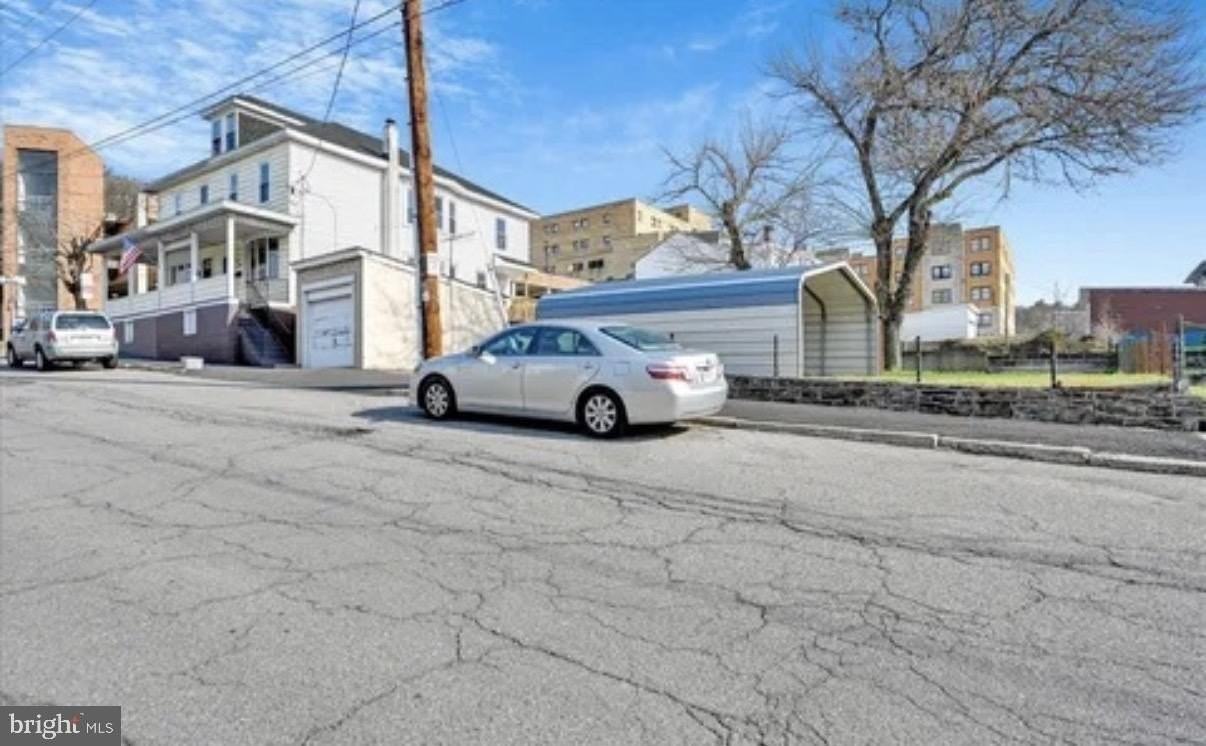 8 N Wolfe St - Photo 2 of 27