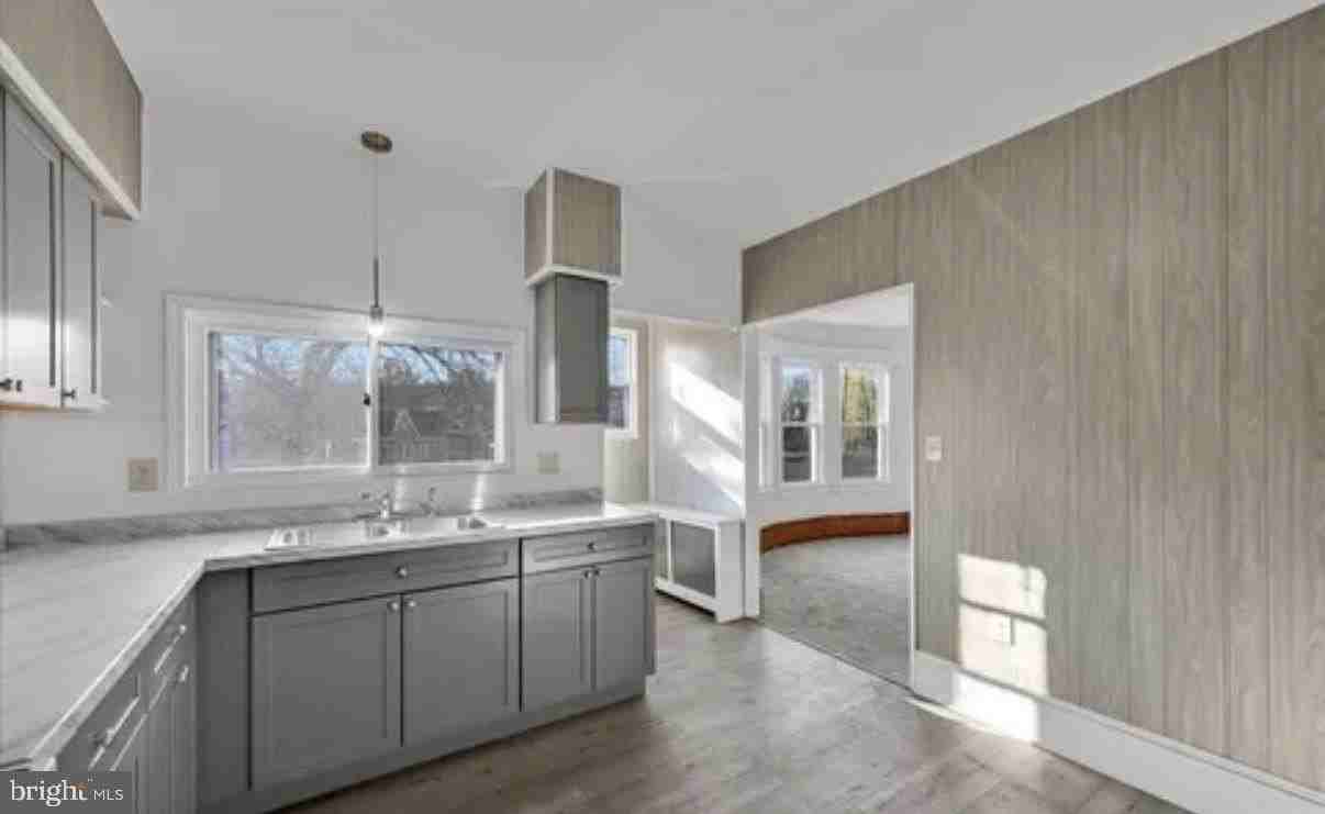 8 N Wolfe St - Photo 4 of 28