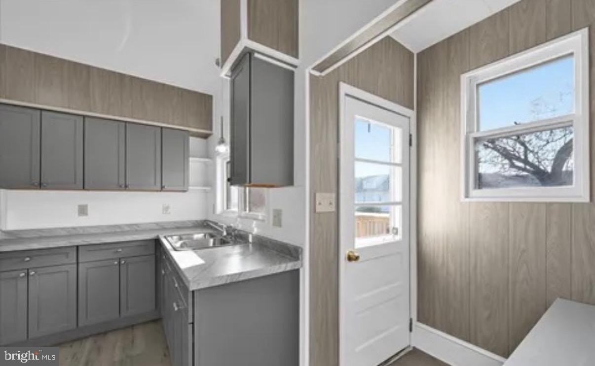 8 N Wolfe St - Photo 5 of 28