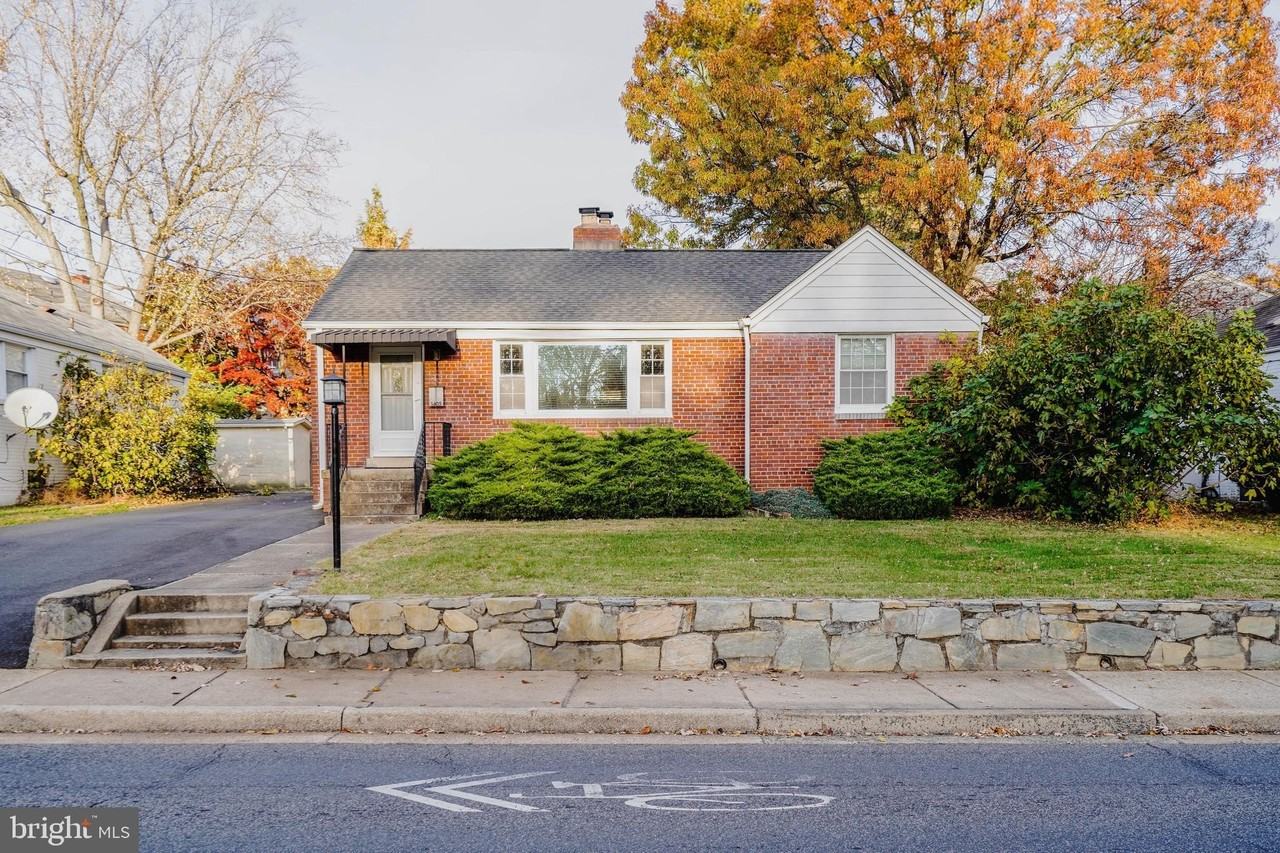 1405 N George Mason Dr - Photo 2 of 27