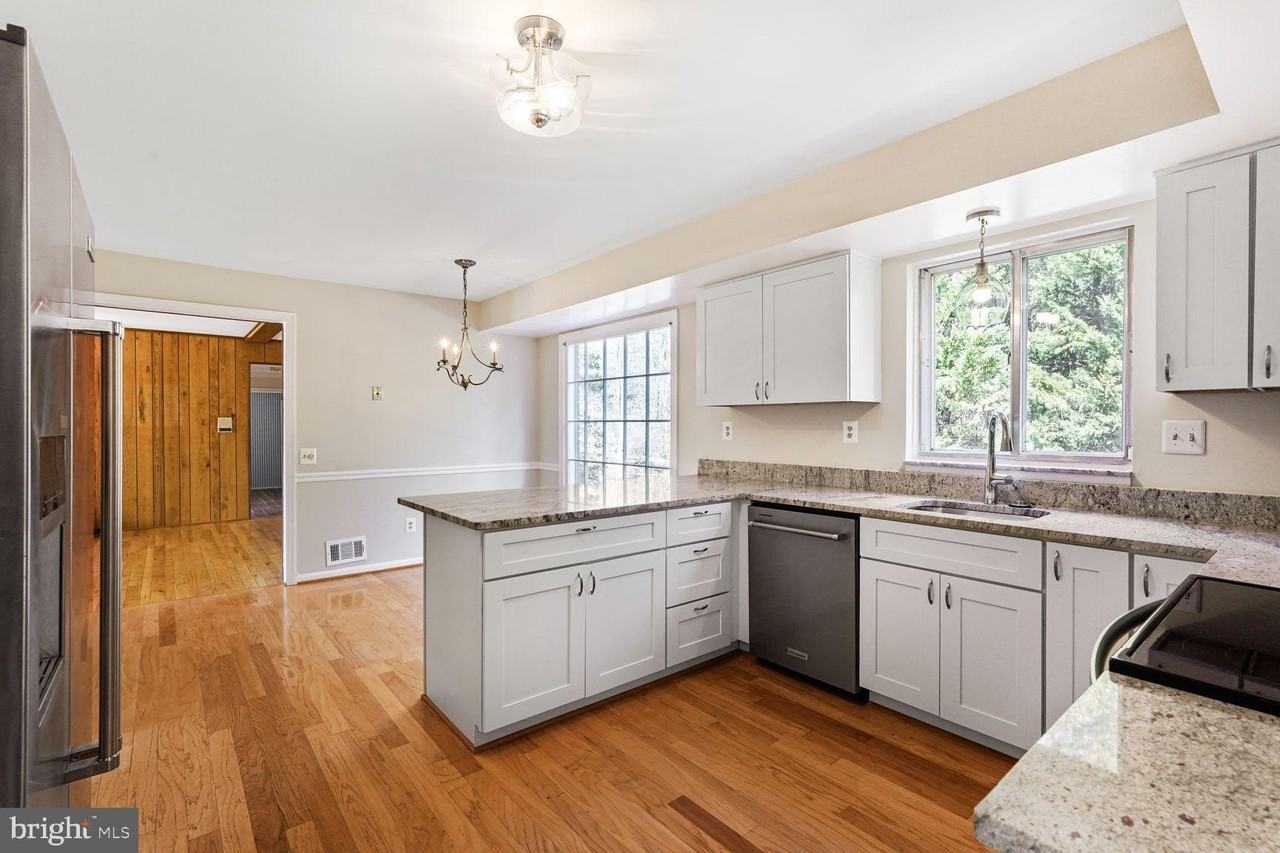 3725 Templeton Pl - Photo 5 of 15