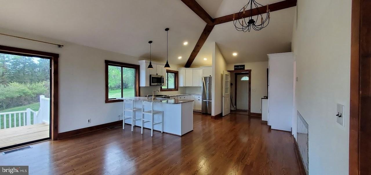 6721 Springhouse Ln - Photo 3 of 20