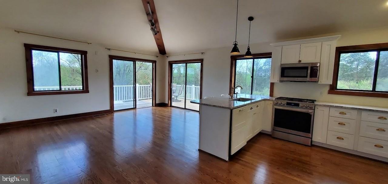 6721 Springhouse Ln - Photo 4 of 20