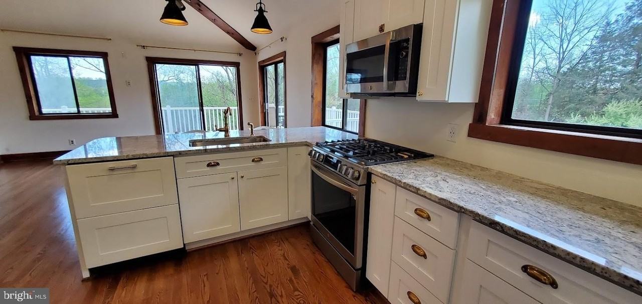 6721 Springhouse Ln - Photo 5 of 20