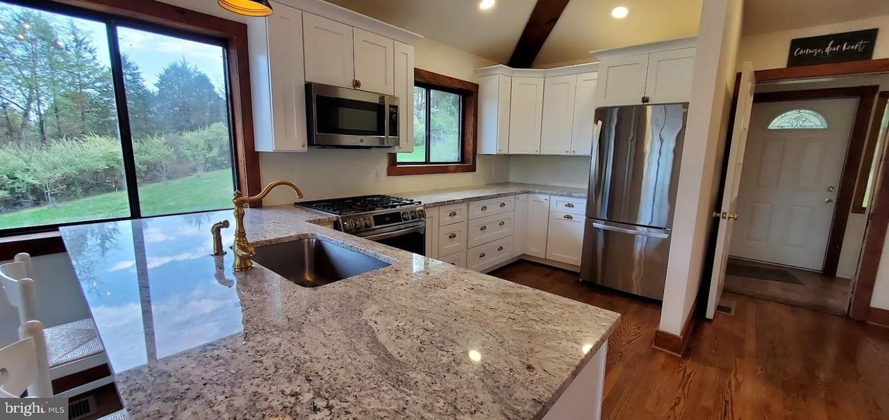 6721 Springhouse Ln - Photo 6 of 20