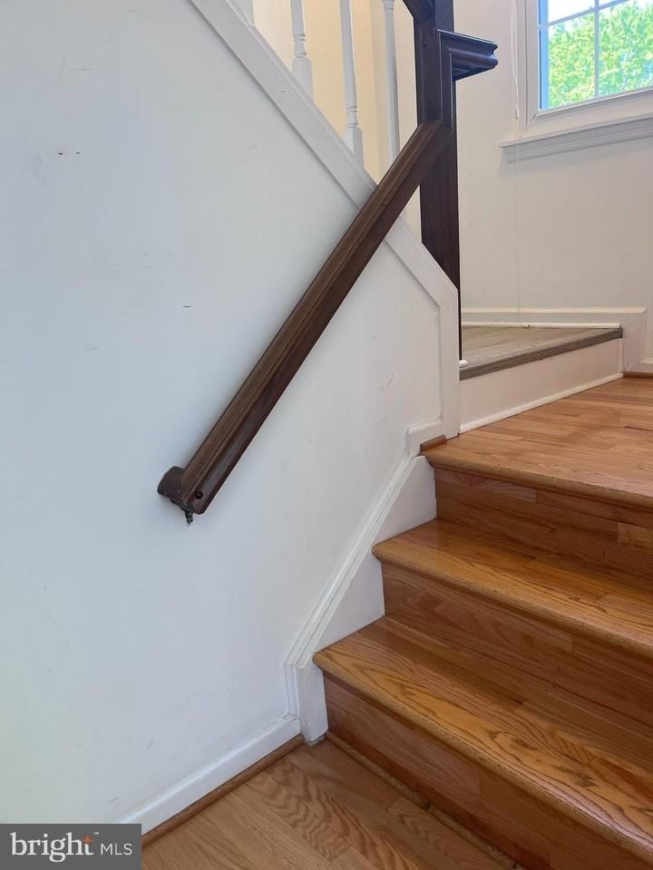 2940 Yarling Ct - Photo 2 of 17
