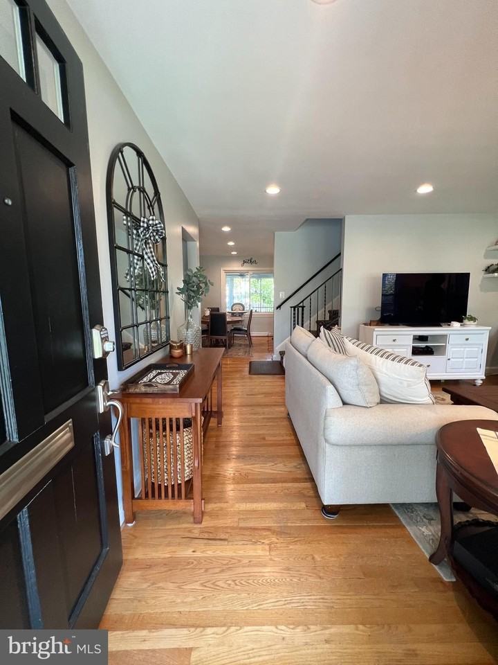 7113 Marlan Dr - Photo 4 of 39
