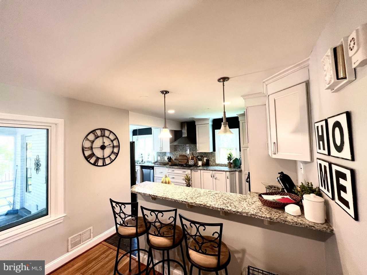 7113 Marlan Dr - Photo 5 of 39